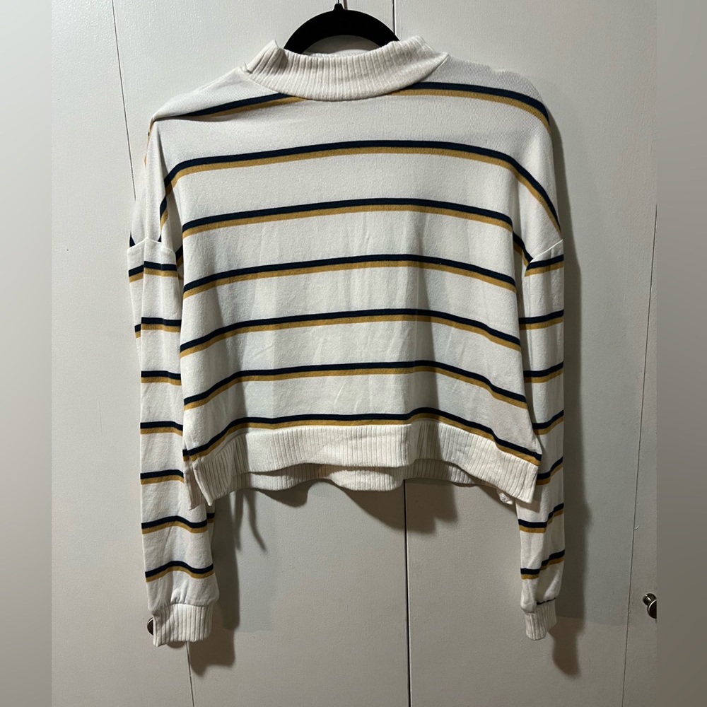 SO cropped sweater.